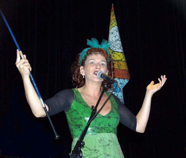 chico.girlsinger2